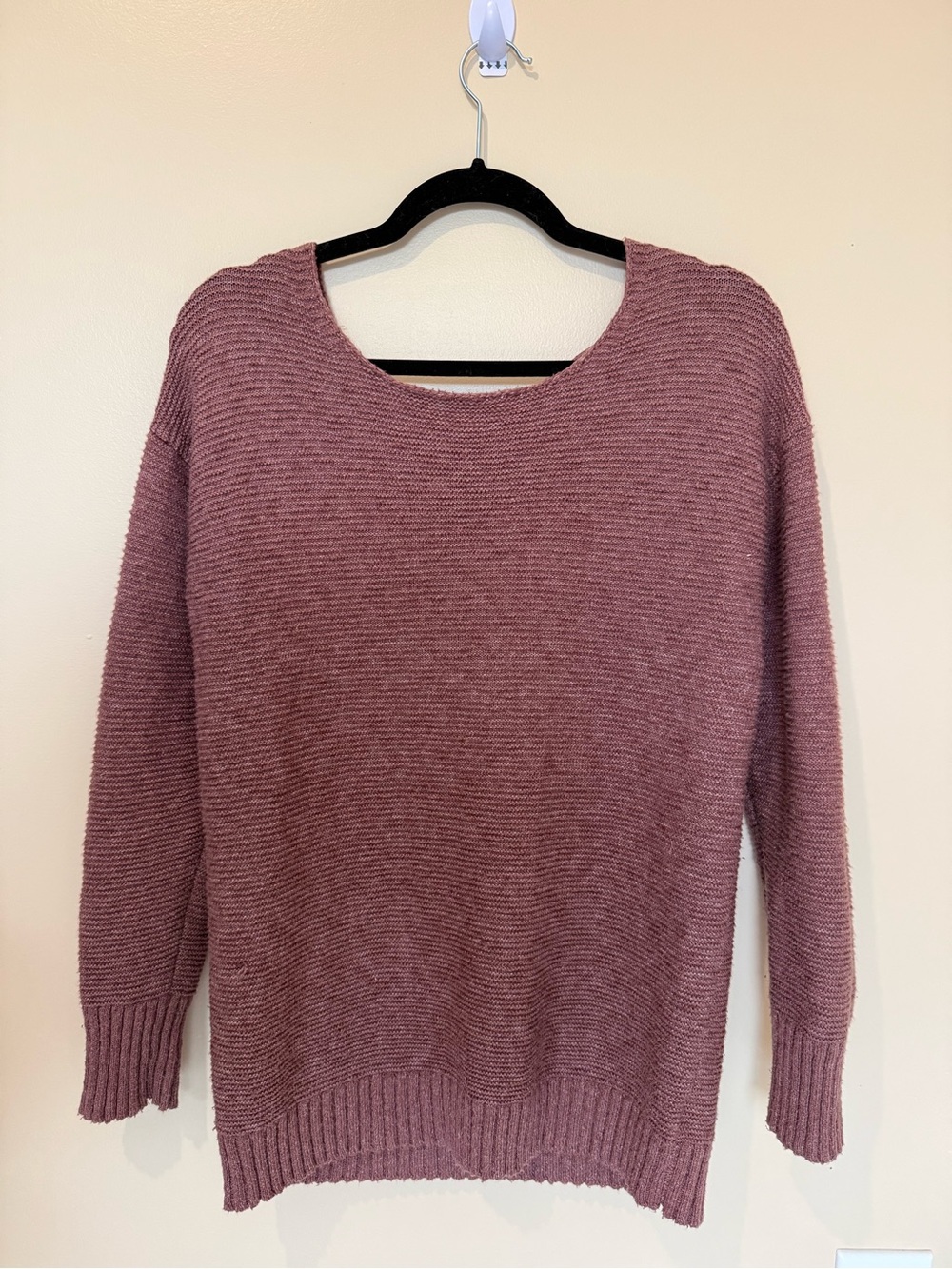American Eagle Outfitters Mauve Ribbed Scoop-Neck Sweater